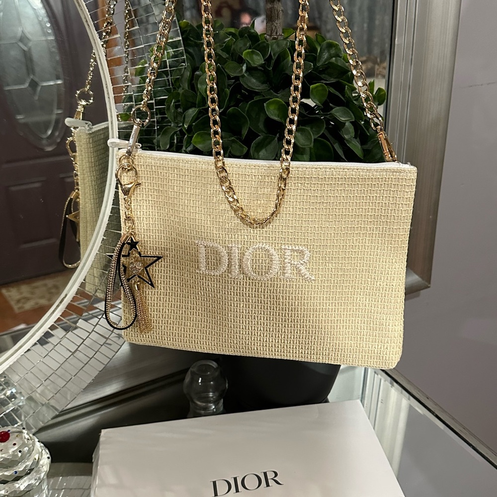 Dior. - Picture 15 of 15